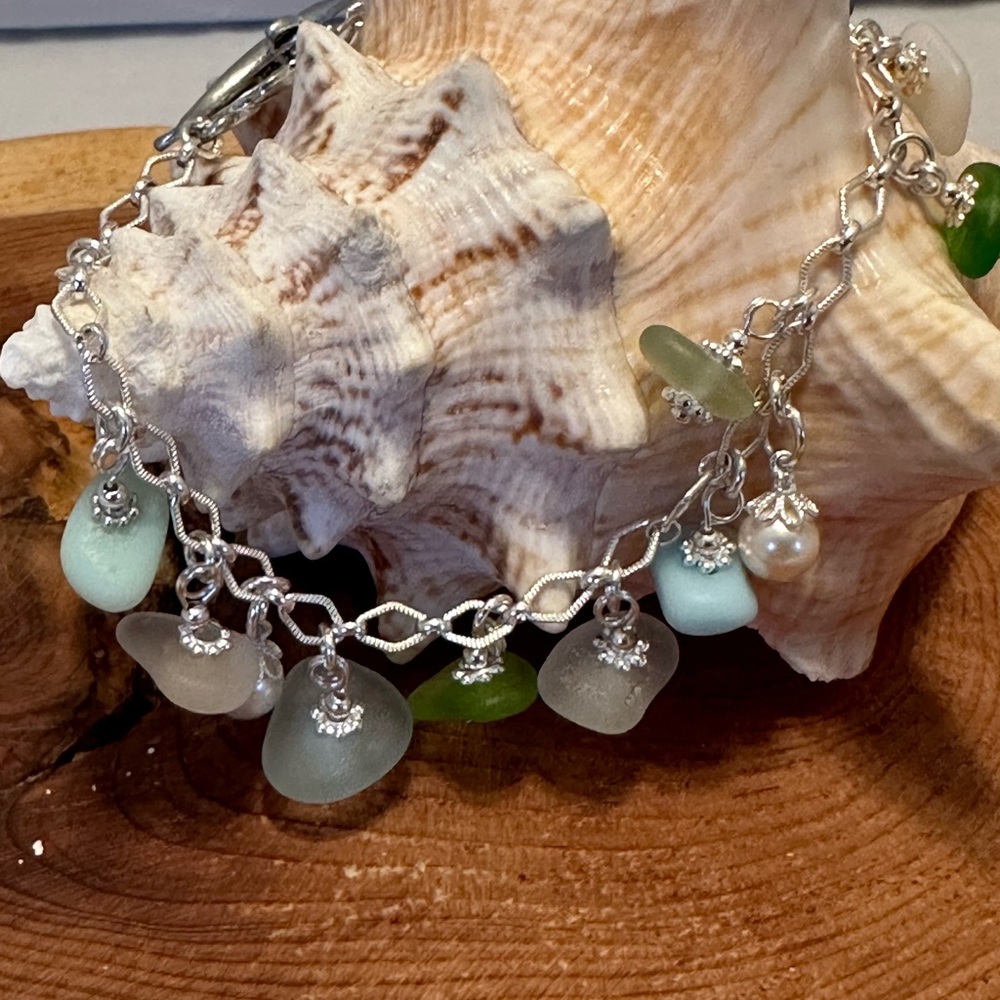 🌈💕🌈 LynneAnn’s Trinkets. Genuine Hawaiian Sea Glass & S/S Bracelet W Accents